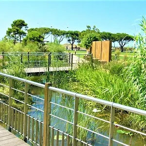 https://charmant-appart-500m-plages-des-sablettes.fr-provencehotel.com