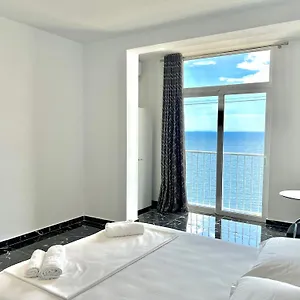 Redi's Seaview Appartement
